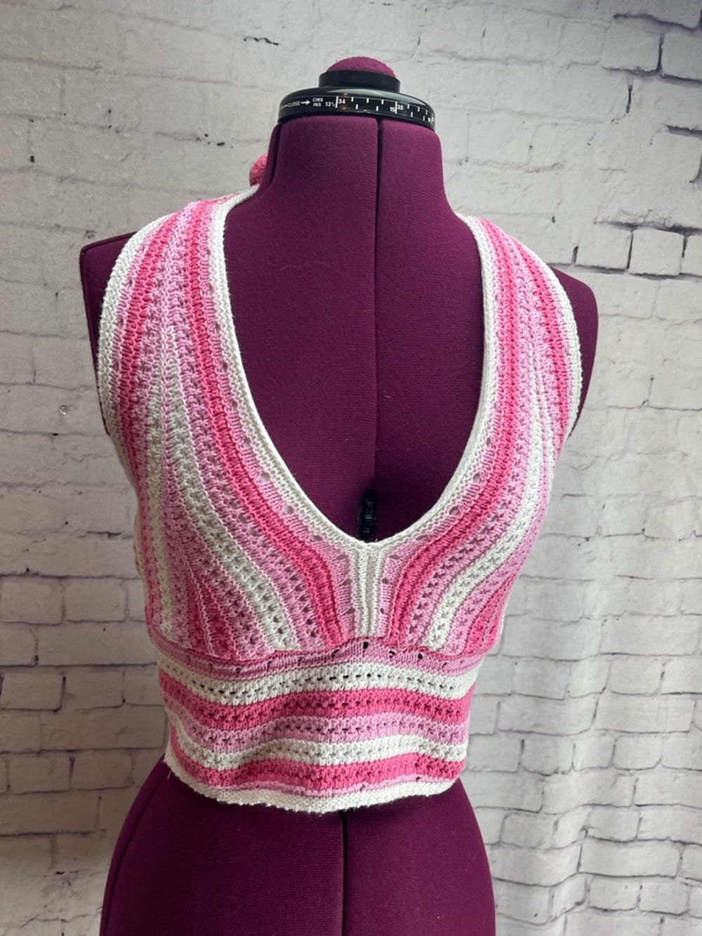 Hollister size medium pink and white crocheted halter top
